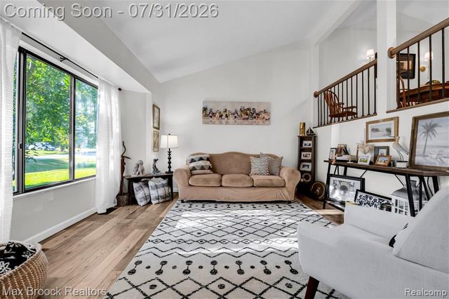 1580 Mercedes Street, West Bloomfield, MI 48324