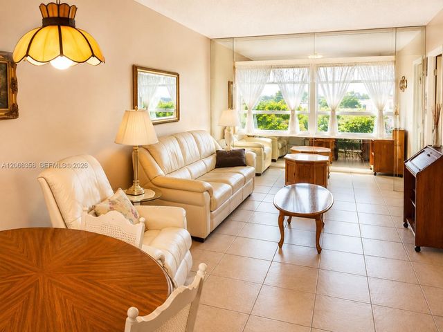 5181 W Oakland Park Boulevard 312, Lauderdale Lakes, FL 33313