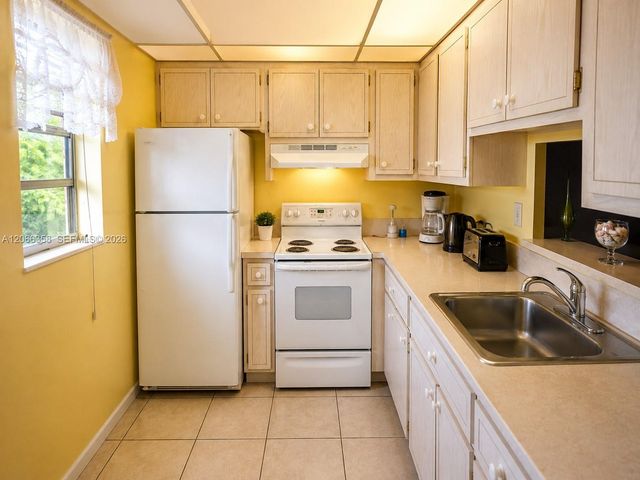 5181 W Oakland Park Boulevard 312, Lauderdale Lakes, FL 33313