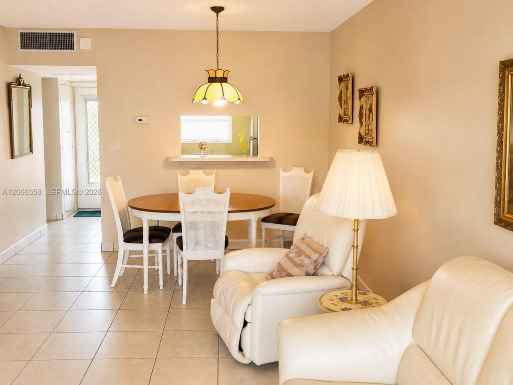 5181 W Oakland Park Boulevard 312, Lauderdale Lakes, FL 33313