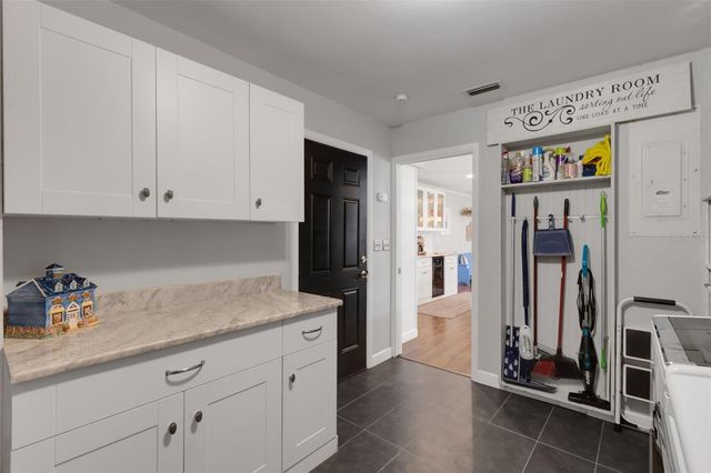 1112 NEWPORT AVENUE, Lakeland, FL 33801