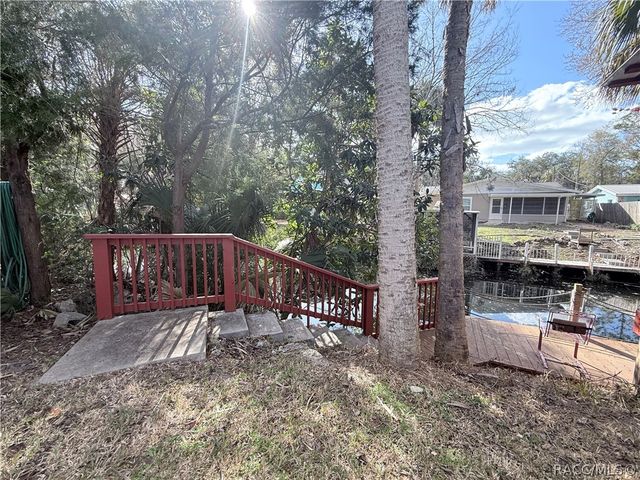 14 Canterbury Road, Inglis, FL 34449