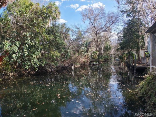 14 Canterbury Road, Inglis, FL 34449