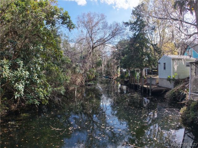 14 Canterbury Road, Inglis, FL 34449