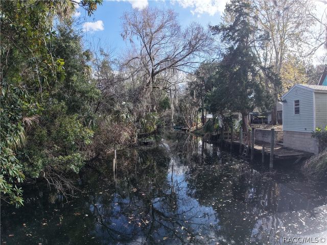 14 Canterbury Road, Inglis, FL 34449