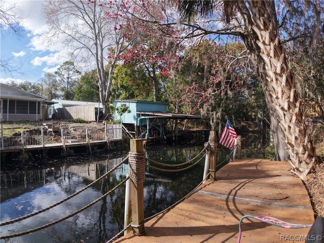 14 Canterbury Road, Inglis, FL 34449