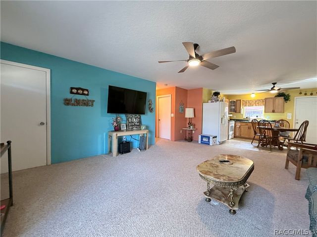 14 Canterbury Road, Inglis, FL 34449