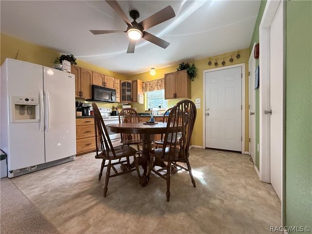 14 Canterbury Road, Inglis, FL 34449