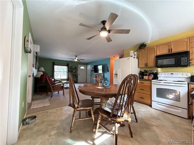 14 Canterbury Road, Inglis, FL 34449