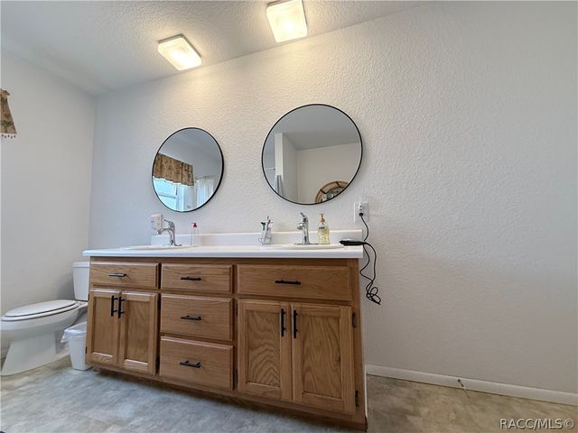 14 Canterbury Road, Inglis, FL 34449