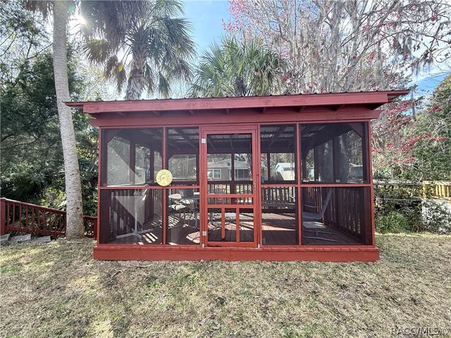 14 Canterbury Road, Inglis, FL 34449