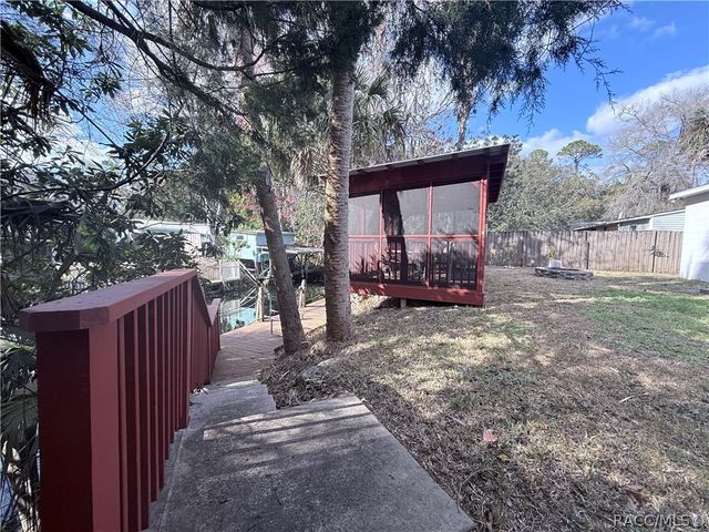 14 Canterbury Road, Inglis, FL 34449