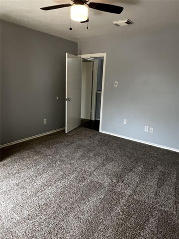 3608 Lochmoor Lane, Pearland, TX 77581