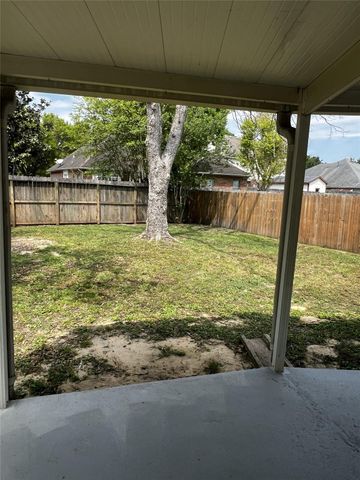 3608 Lochmoor Lane, Pearland, TX 77581