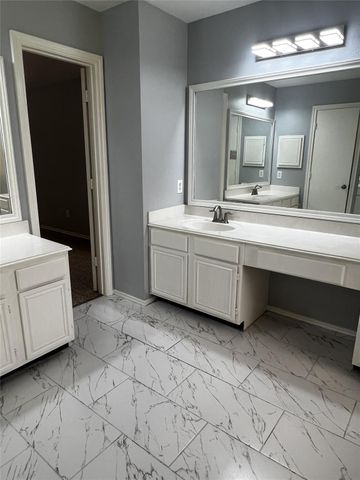 3608 Lochmoor Lane, Pearland, TX 77581