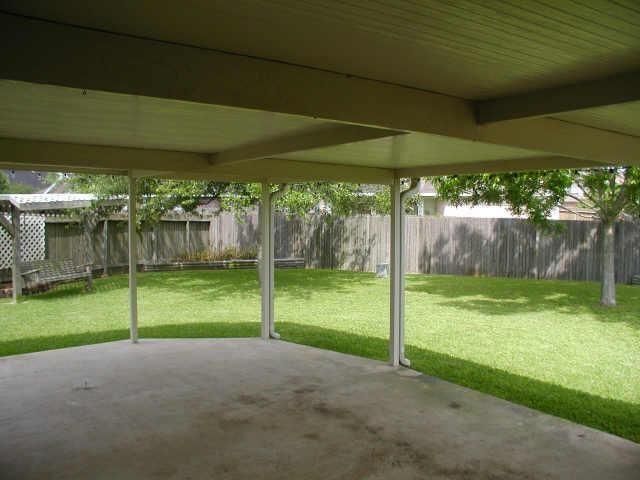 3608 Lochmoor Lane, Pearland, TX 77581