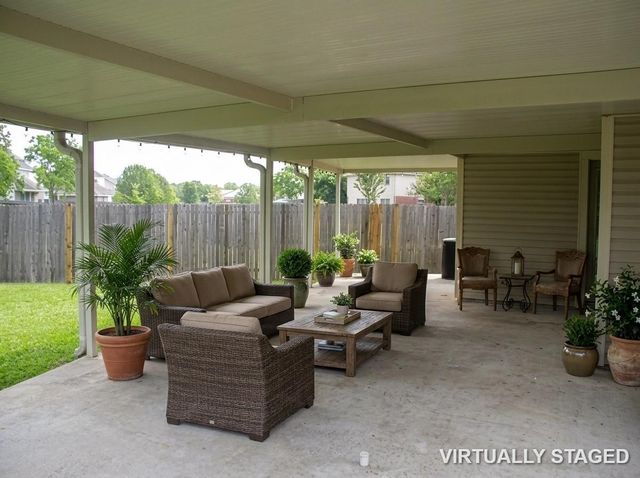 3608 Lochmoor Lane, Pearland, TX 77581