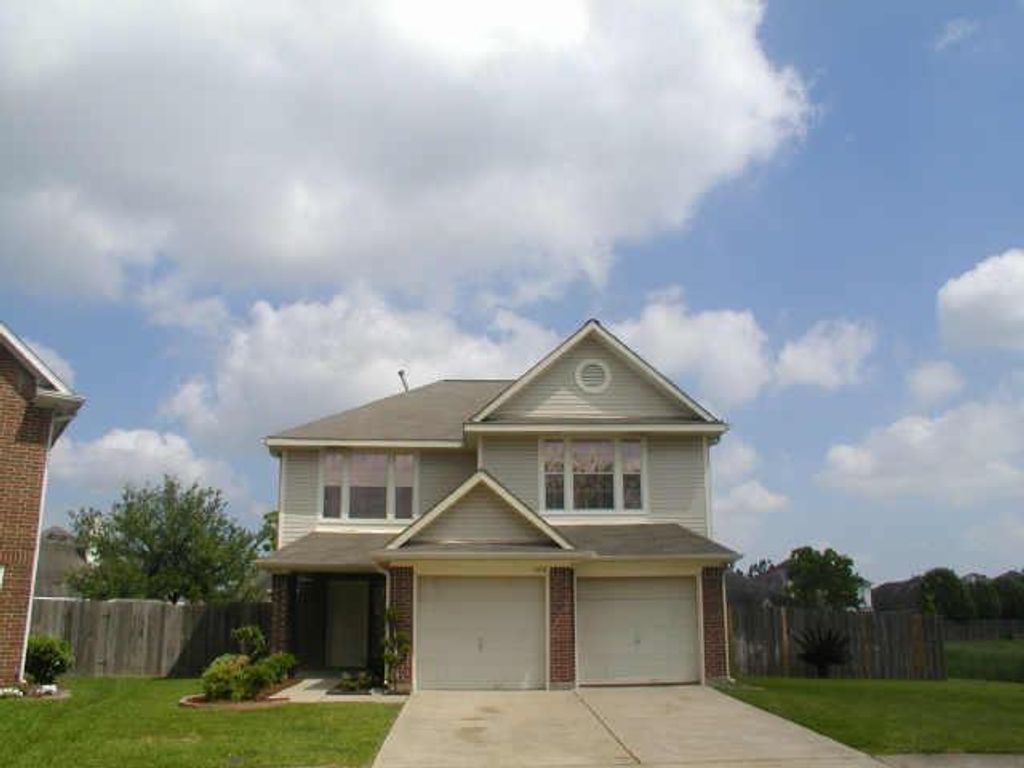 3608 Lochmoor Lane, Pearland, TX 77581