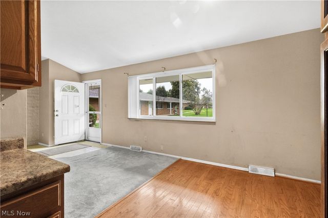 21884 River Oaks Drive, Rocky River, OH 44116