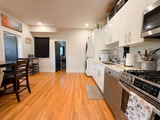 289 Walnut Stoughton 1, Stoughton, MA 02072