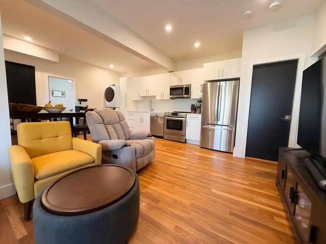289 Walnut Stoughton 1, Stoughton, MA 02072
