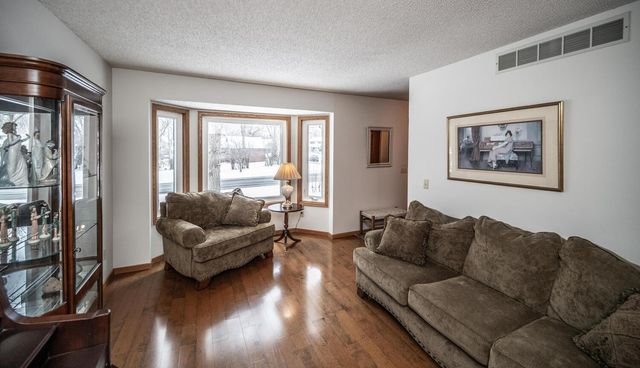 17379 Hayes Avenue, Lakeville, MN 55044