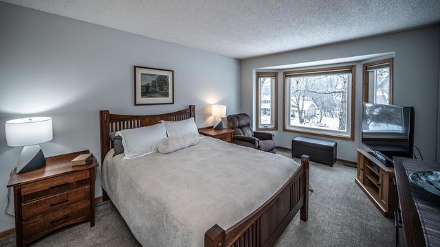 17379 Hayes Avenue, Lakeville, MN 55044