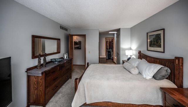 17379 Hayes Avenue, Lakeville, MN 55044