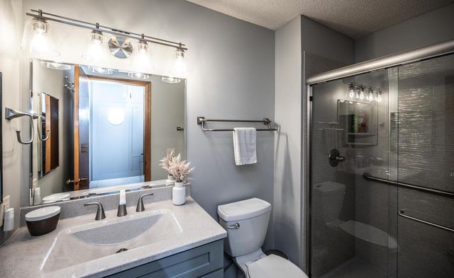 17379 Hayes Avenue, Lakeville, MN 55044