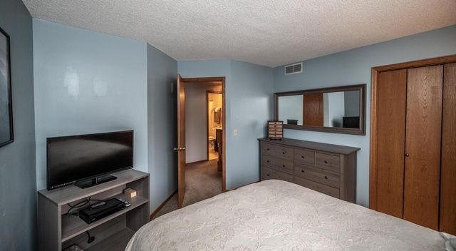 17379 Hayes Avenue, Lakeville, MN 55044