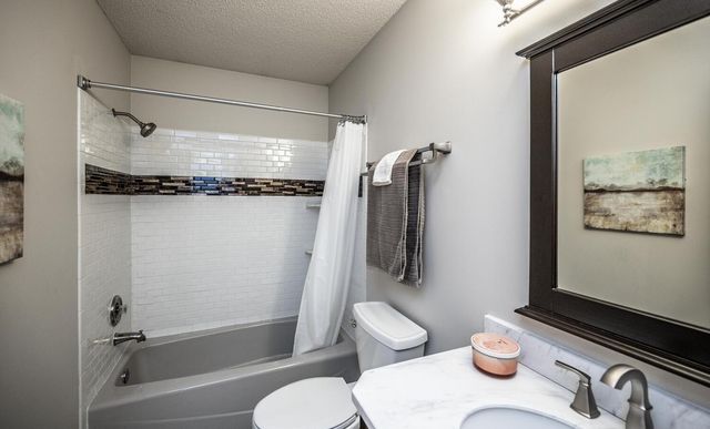 17379 Hayes Avenue, Lakeville, MN 55044