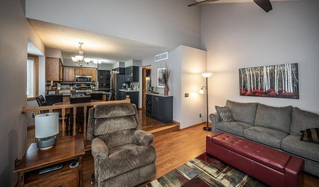 17379 Hayes Avenue, Lakeville, MN 55044