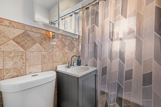 3737 W 70th Street, Chicago, IL 60629