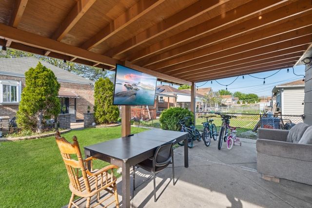 3737 W 70th Street, Chicago, IL 60629