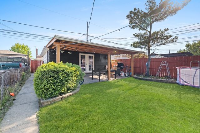 3737 W 70th Street, Chicago, IL 60629