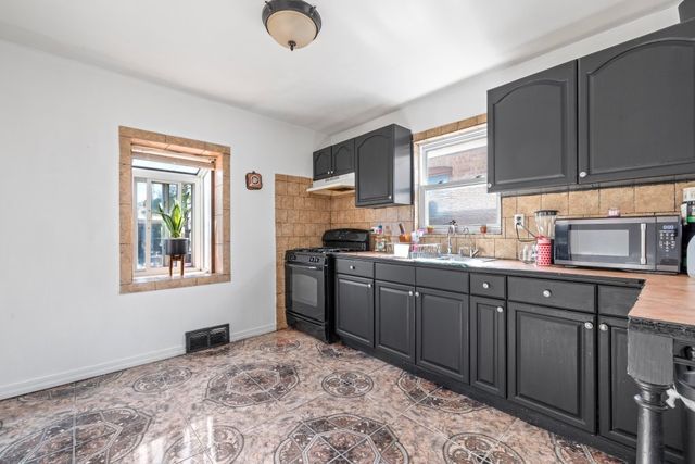 3737 W 70th Street, Chicago, IL 60629