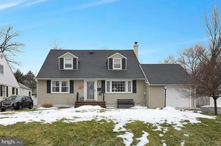 56 RIDGEWOOD AVE, Ewing, NJ 08618