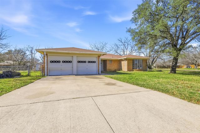 125 N Jessup Street, Alvarado, TX 76009