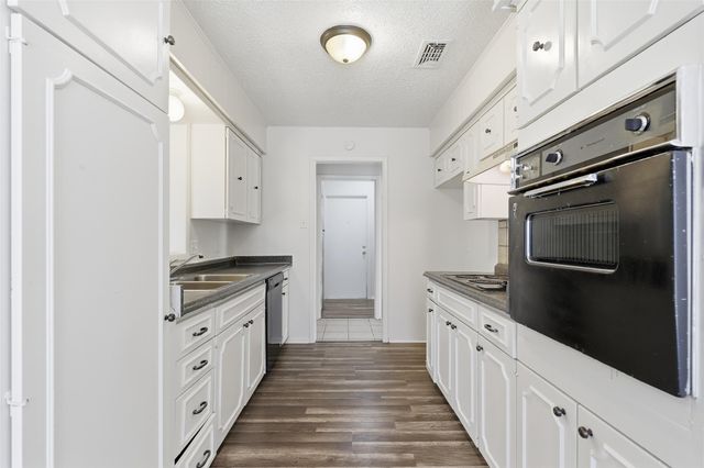 125 N Jessup Street, Alvarado, TX 76009