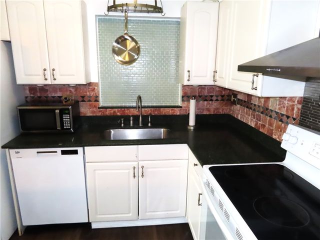 495 Easy Street, Sebastian, FL 32958