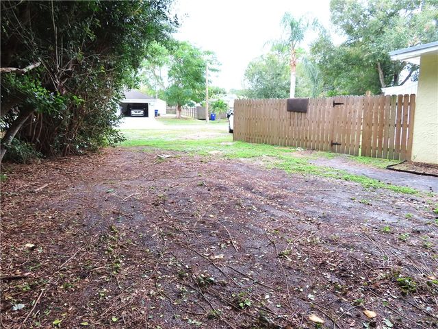 495 Easy Street, Sebastian, FL 32958