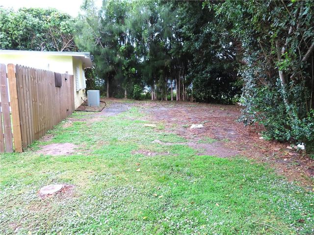 495 Easy Street, Sebastian, FL 32958