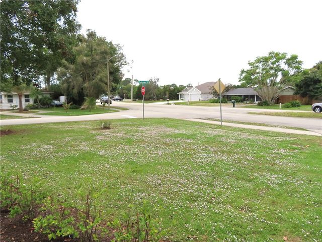 495 Easy Street, Sebastian, FL 32958