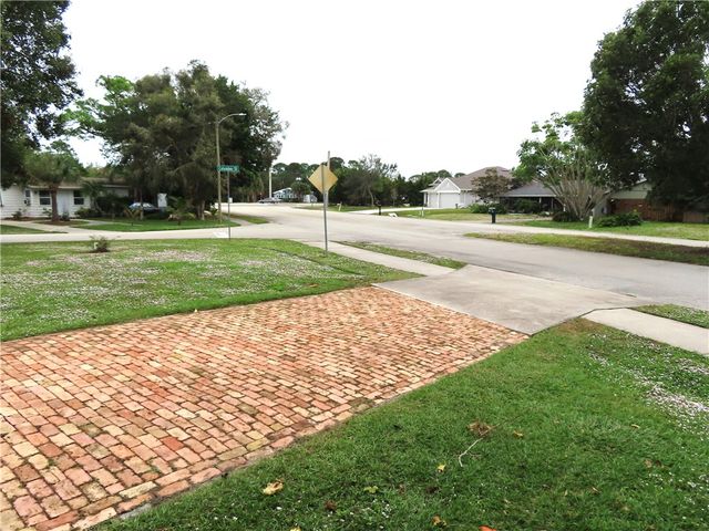 495 Easy Street, Sebastian, FL 32958