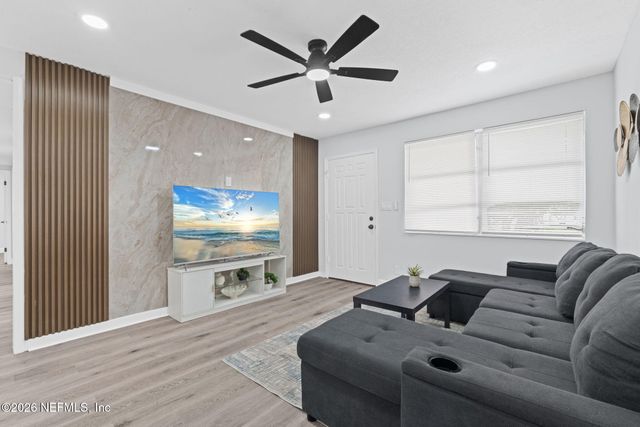 4558 DAUGHTRY Boulevard E, Jacksonville, FL 32210
