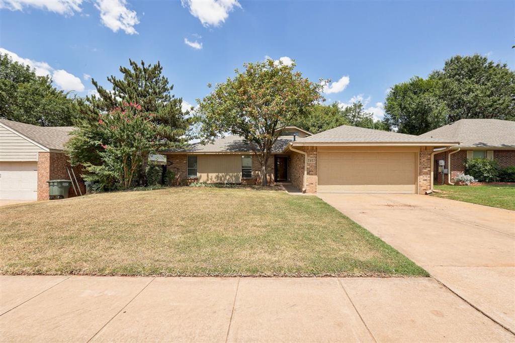 1917 Fountain View, Edmond, OK 73013