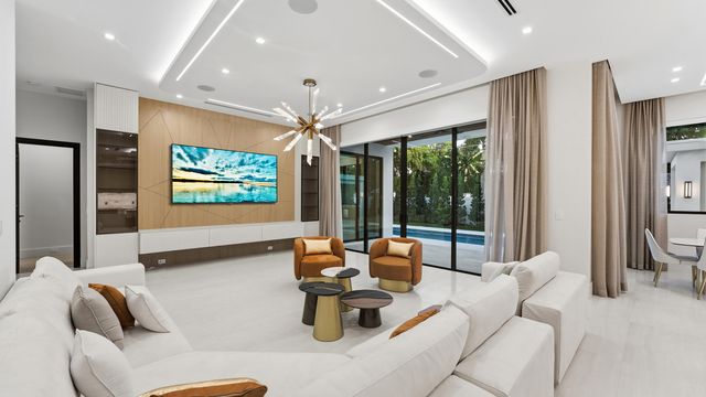 274 NE 3rd Court, Boca Raton, FL 33432