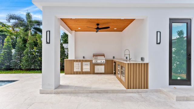 274 NE 3rd Court, Boca Raton, FL 33432
