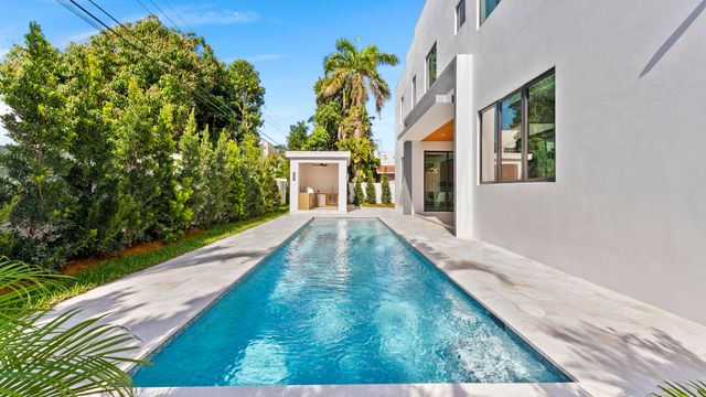 274 NE 3rd Court, Boca Raton, FL 33432