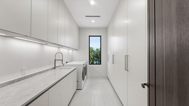 274 NE 3rd Court, Boca Raton, FL 33432